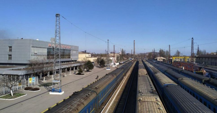 Пригородные поезда в Донбассе будут курсировать до полудня – ДонЖД