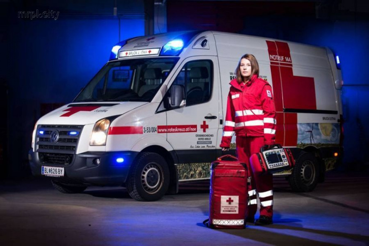 В Мариуполе Красный Крест открыл сбор средств на покупку машины скорой помощи