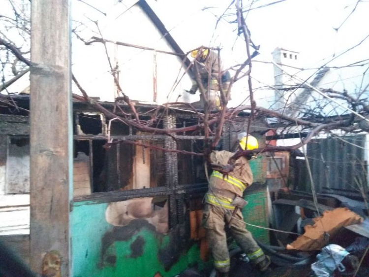 В Мариуполе при пожаре погибла пожилая женщина (ФОТО)