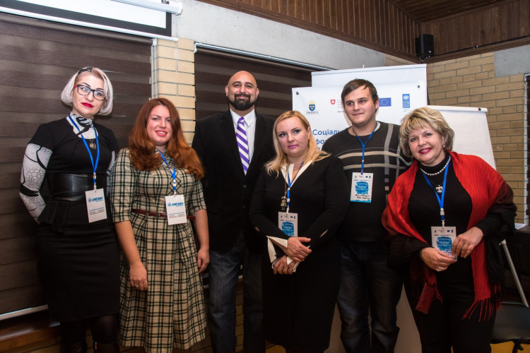 Молодежные и женские организации Донбасса провели лидерский форум
