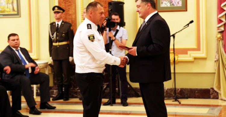 Петр Порошенко наградил полицейских Донецкой области (ФОТО)
