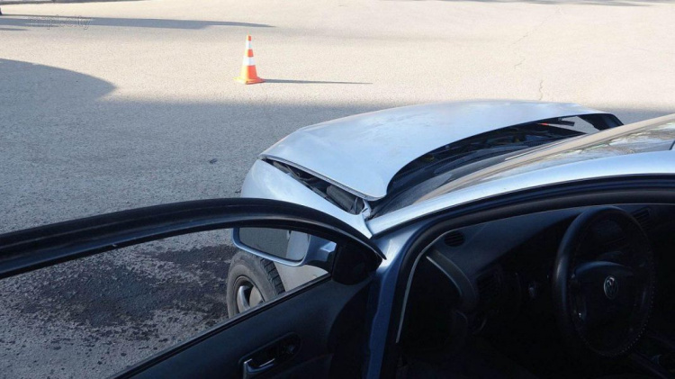 В Мариуполе на перекрестке столкнулись автомобили: есть пострадавший (ФОТО)
