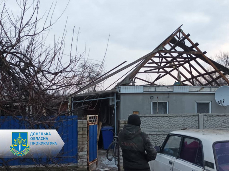 Росіяни обстріляли Покровський район: під завалами будинків знайшли тіла двох загиблих