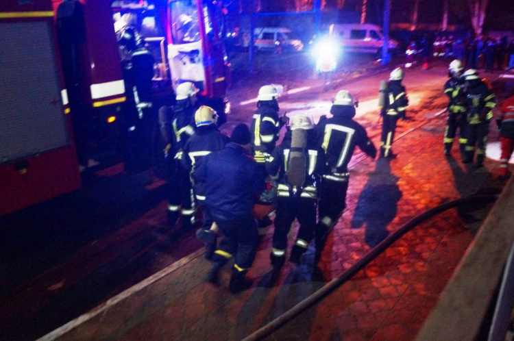 В «ковидной» больнице Запорожья при пожаре погибла врач и трое пациенток на ИВЛ (ДОПОЛНЕНО)
