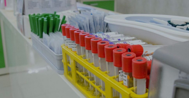 Количество заболевших коронавирусом украинцев превысило 20,5 тысяч