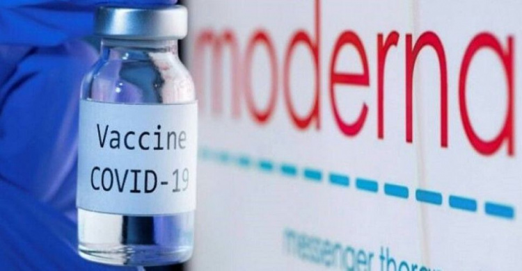 В Мариуполе закончилась вакцина Moderna. Каким препаратом будут прививать жителей города