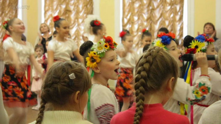 В Мариуполе устроили праздник для детей из «кризисных» семей (ФОТО)