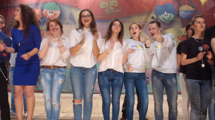 Мариупольцы выступили в Рубежном в рамках акции «Молодь проти ненависті» (ФОТО+ВИДЕО)