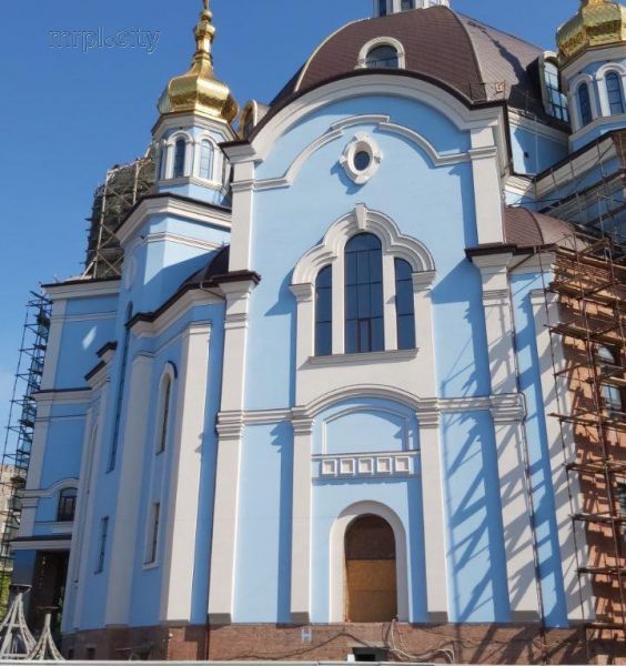 В центре Мариуполя завершается строительство самого высокого храма в Украине (ФОТО)