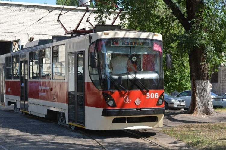 Капитальный ремонт: мариупольские трамваи обновляют за счет МТТУ (ФОТО)