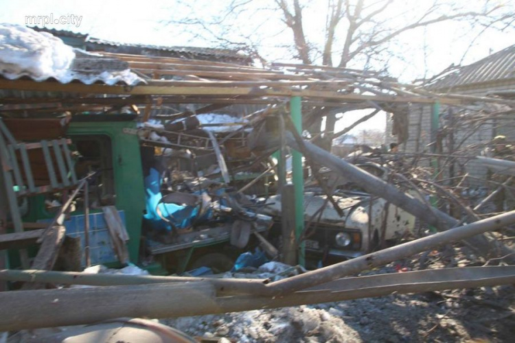 На Донбассе за воскресенье по населенным пунктам выпущено 34 боеприпаса, разрушены дома (ФОТО)