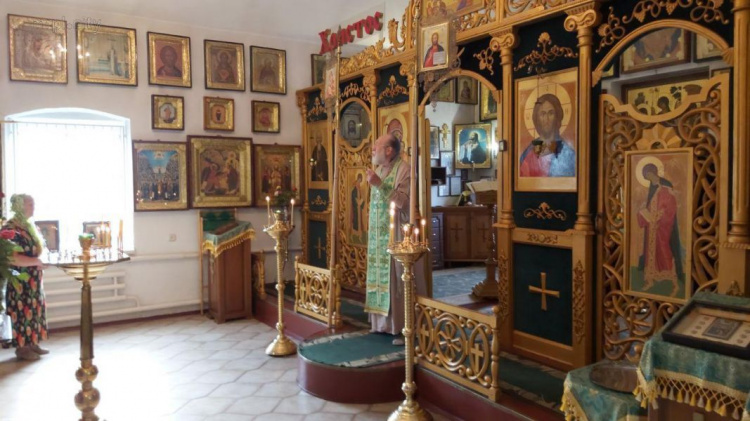 В Мариуполе народному депутату подарили икону святого (ФОТО+ВИДЕО)