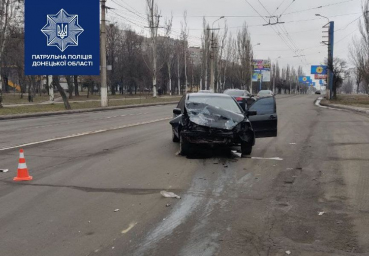 В Мариуполе - дорожная авария с пострадавшими. Водитель авто пытался сбежать