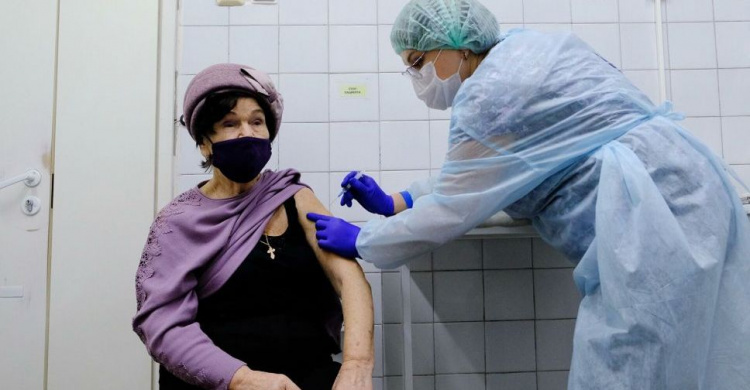 В Мариуполе открываются новые пункты вакцинации для жителей 60+