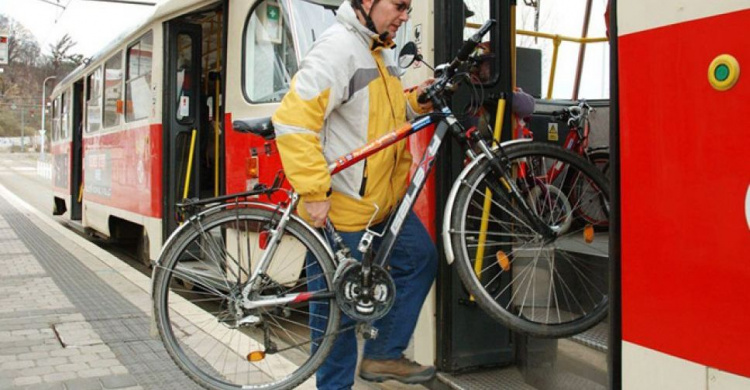 Платить или нет за велосипеды в общественном транспорте Мариуполя?