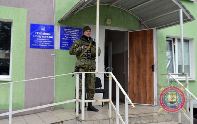 Прифронтовые города Донецкой области из-за блокады боятся остаться без продуктов