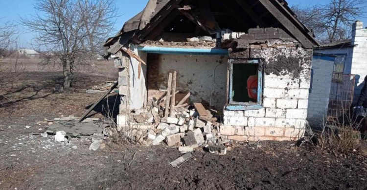 На Донетчине с начала суток из-за обстрелов боевиков повреждены пять домов
