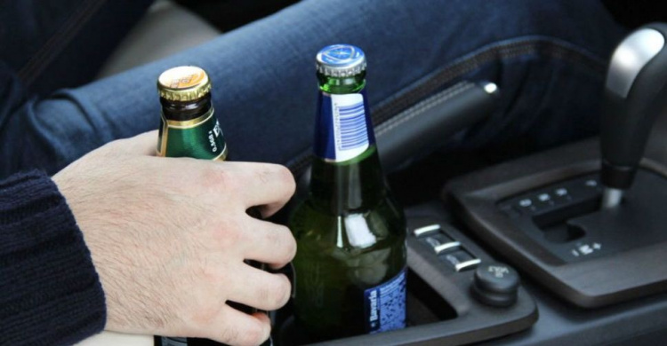 В Мариуполе пьяный водитель без прав хотел обхитрить полицейских (ФОТО)