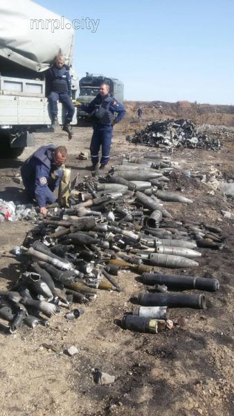 Под Мариуполем завершена спецоперация по ликвидации последствий взрывов на складе боеприпасов (ФОТО)
