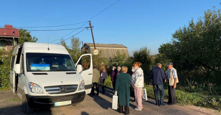 В прифронтовые поселки Донбасса пустят бесплатные автобусы