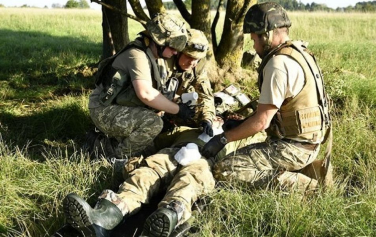 За сутки на Донбассе четверо военных получили ранения, еще двое травмированы