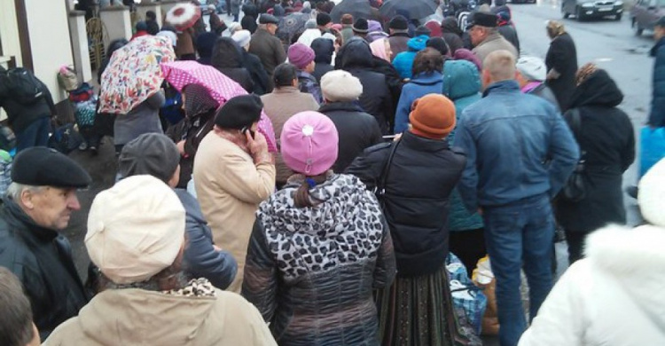 Через КПВВ Донбасса поток пешеходов возрос в два раза