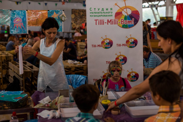 В Мариуполе на фестивале уличной еды объединились любители устриц и чебуреков (ФОТО+ВИДЕО)