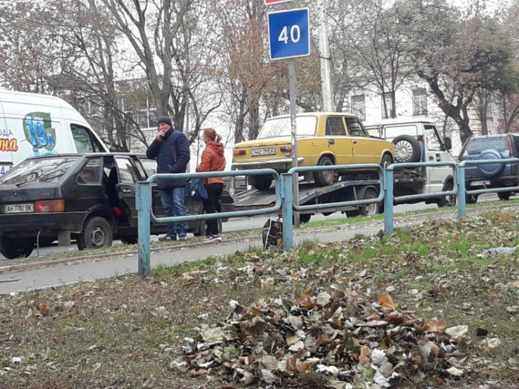 В Мариуполе «Жигули» сбил пешехода на дороге (ФОТО)