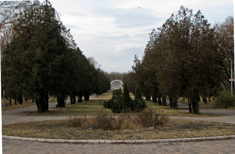 В Мариуполе парк Петровского передадут «Зеленстрою» и восстановят его инфраструктуру (ФОТО)