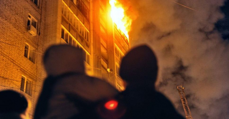 В Мариуполе «высотный» пожар охватывает странную квартиру каждую весну  