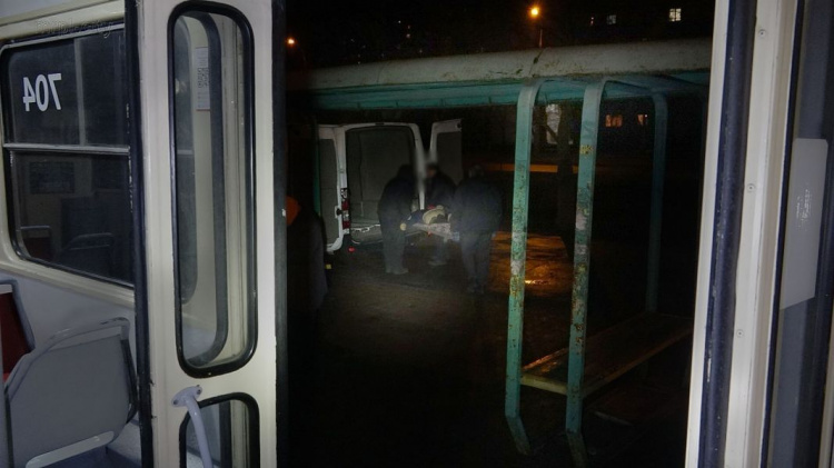 Смерть пассажира остановила движение электротранспорта в Мариуполе (ФОТО)
