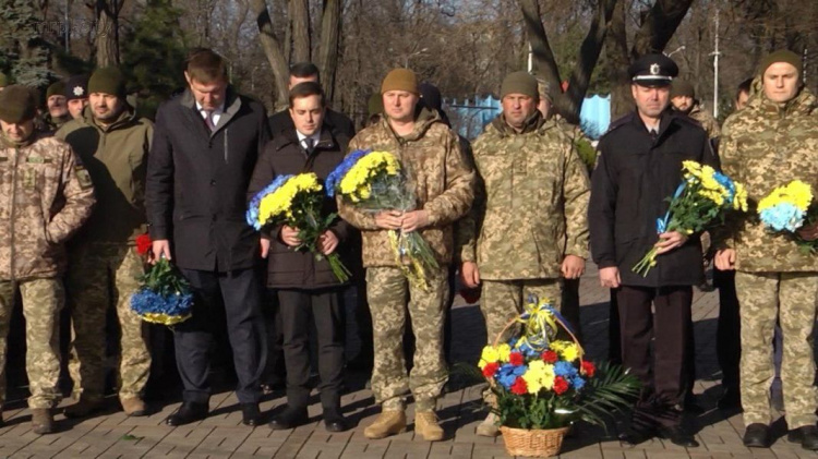 В Мариуполе почтили память воинов, отдавших свои жизни за Украину (ФОТО+ВИДЕО)