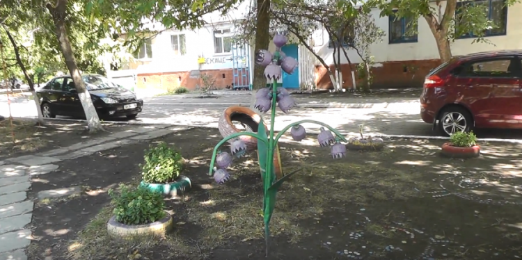 ЖКХ-арт в Мариуполе: как жители украшают дворы? (ФОТО+ВИДЕО)