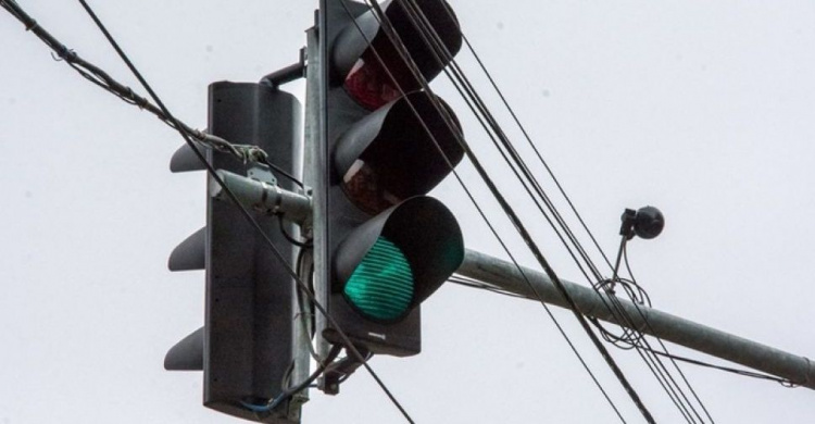 На новые светофоры мариупольских перекрестков выделили порядка 1,5 миллиона гривен (ФОТО)
