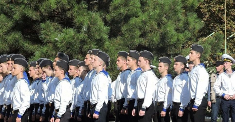 В Мариуполе будущие моряки приняли присягу (ФОТО)