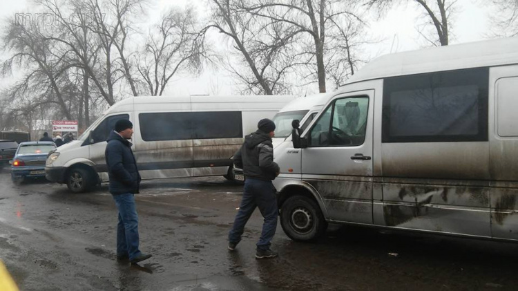 Власти Донецкой области пообещали искоренить торговлю местами в очередях на КПВВ