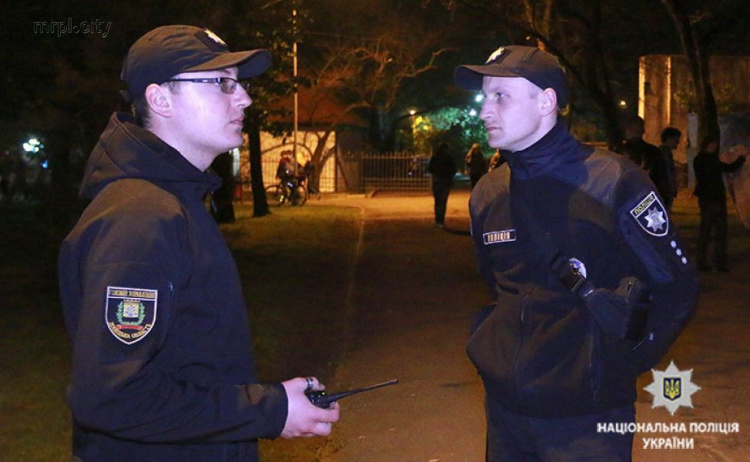 В Мариуполе на Гогольfest взрывотехники и кинологи искали взрывчатку (ФОТО)
