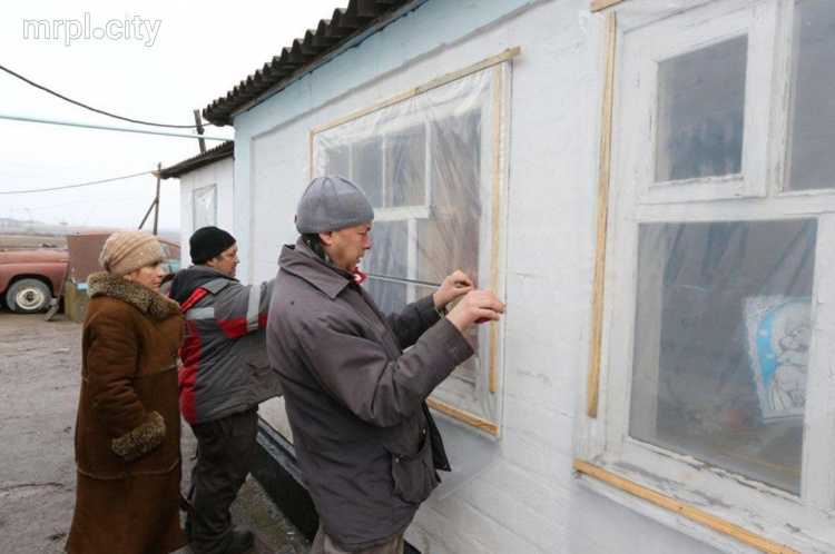 Как помогали восстанавливать дома жителям прифронтовой Сартаны (ФОТОРЕПОРТАЖ)