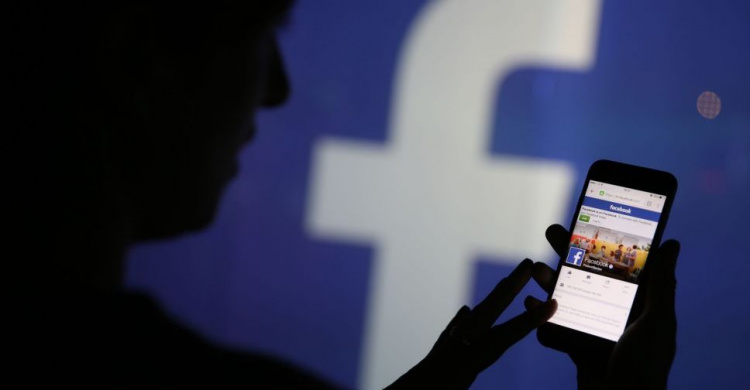 Осторожно, Facebook: крупные утечки персональных данных преследуют Сеть?