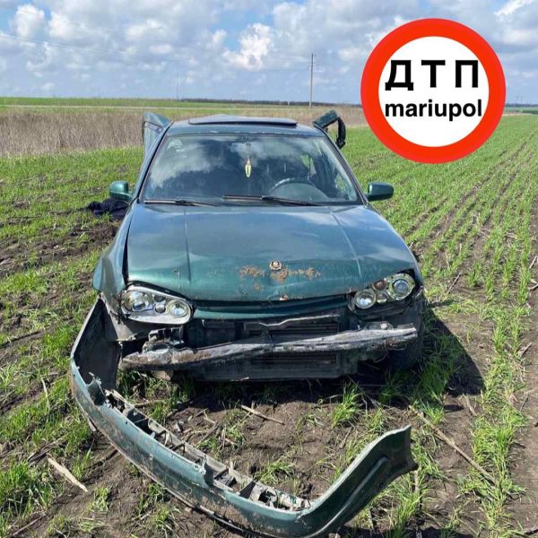 Смертельное ДТП под Мариуполем: машина вылетела в кювет и перевернулась