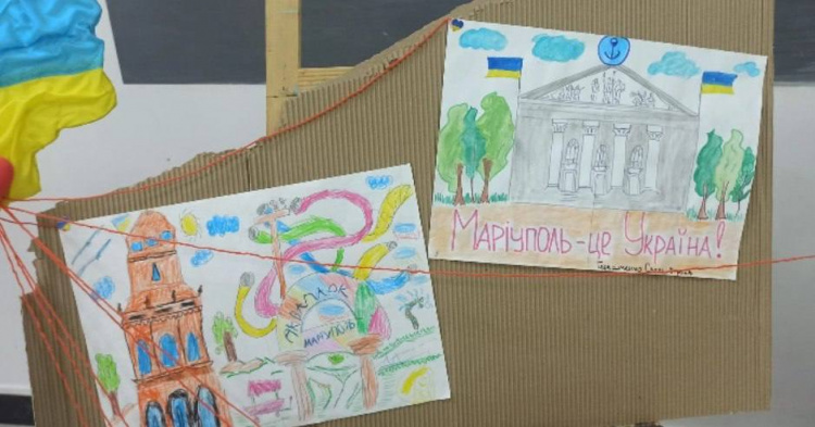 У Рівному відкрили виставку малюнків маріупольських дітей 