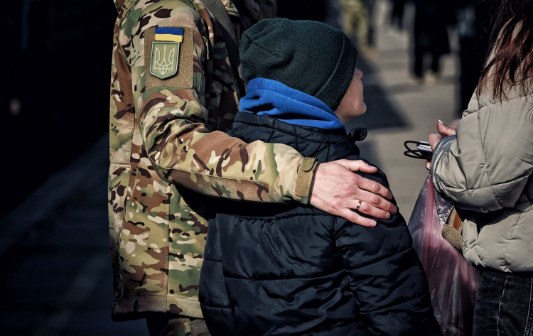 Чи можуть мобілізувати багатодітних чоловіків, які не платять аліменти – роз’яснення