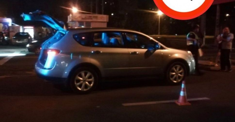 На оживленном перекрестке Мариуполя сбили пешехода (ДОБАВЛЕНО)
