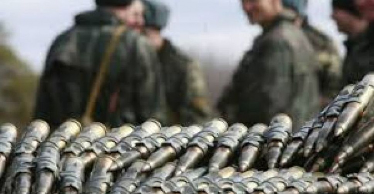 На передовой Донбасса во время обстрела боевиков погиб украинский военный