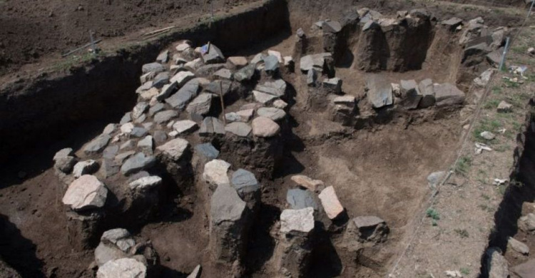 Мариупольские археологи завершили раскопки древнего поселения (ФОТО)