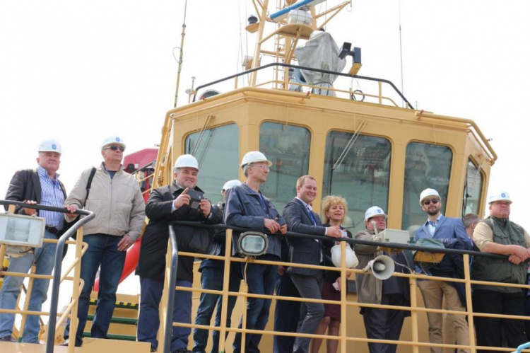 Работники всех украинских портов встретились в Мариуполе (ФОТО)