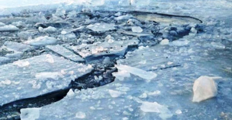 Не выдержал лед: с начала января в Украине на водоемах погибли 17 человек, двое из них – дети