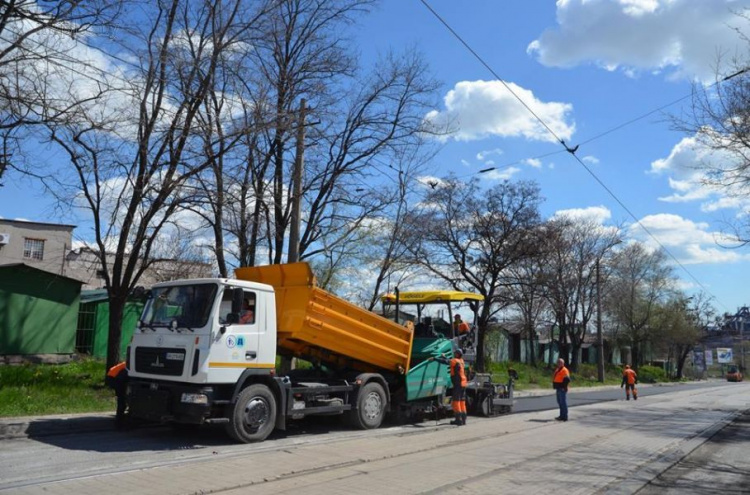В Мариуполе отремонтируют 50 тыс. квадратных метров дороги (ФОТО)