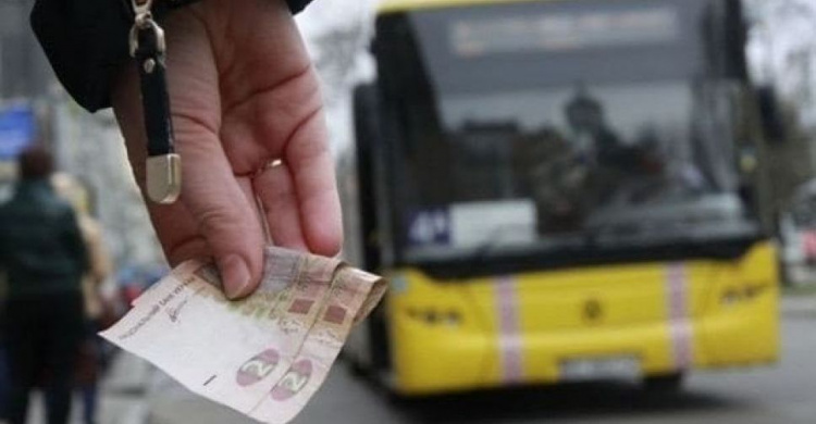 В Украине растет стоимость проезда в транспорте: где и сколько платят?