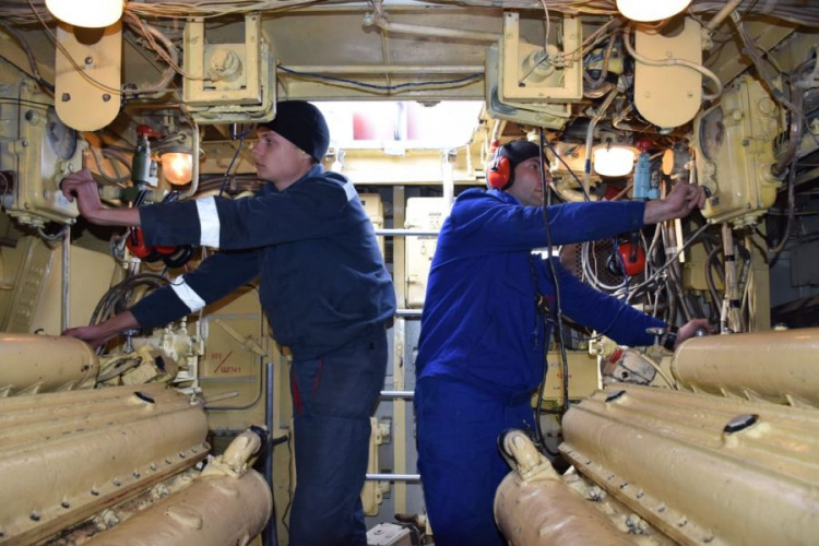 Морская охрана Мариуполя к новогодним праздникам получила отремонтированные корабли (ФОТО)